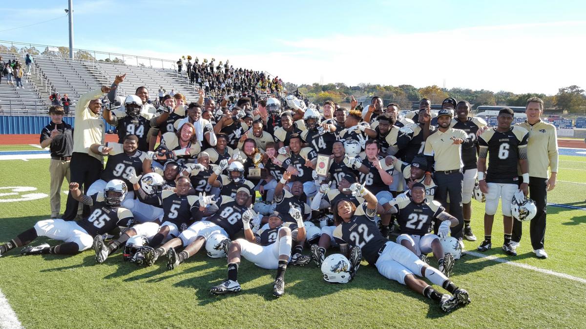 The Warriors celebrate their win in the 2015 C.H.A.M.P.S. Heart of Texas Bowl.